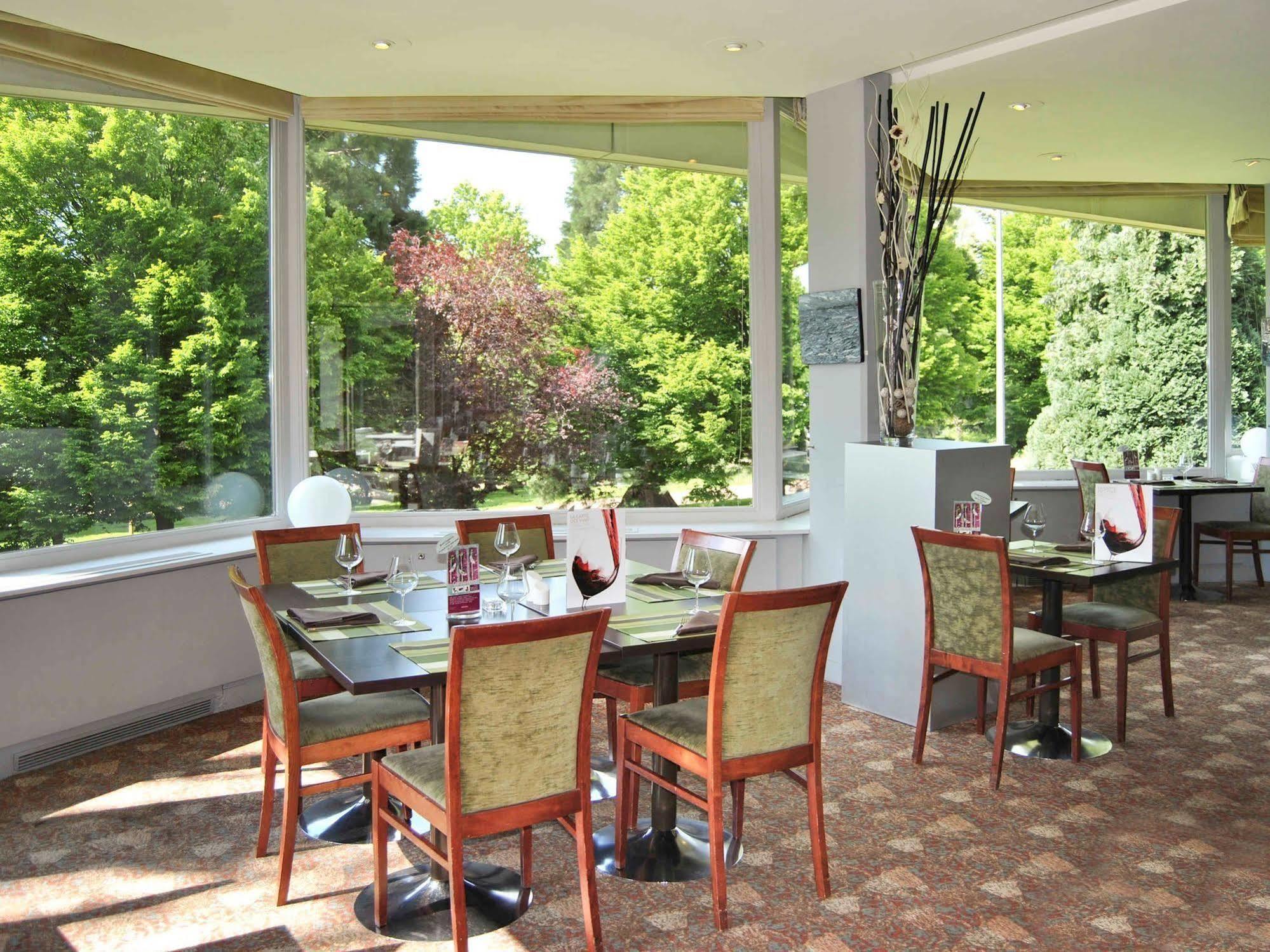 Mercure Saint Etienne Parc De L'Europe Exterior foto